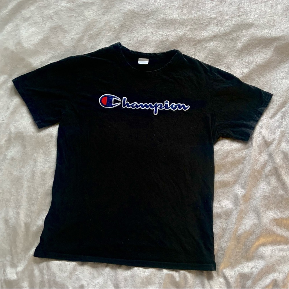 ✨champion black logo tshirt✨